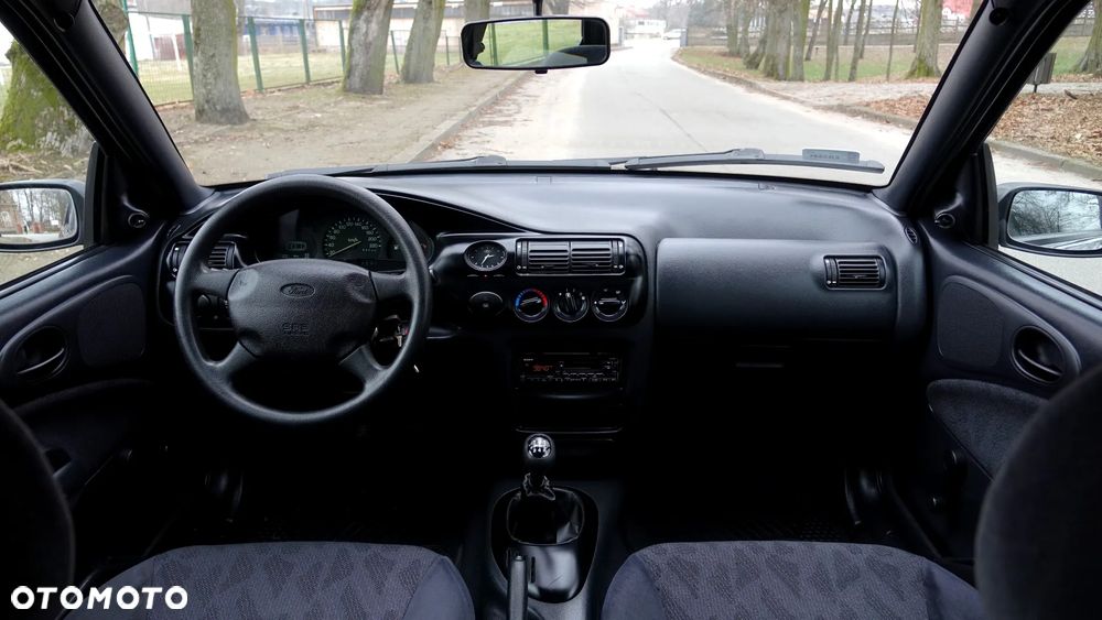 Ford Escort 1.3 CL - 9