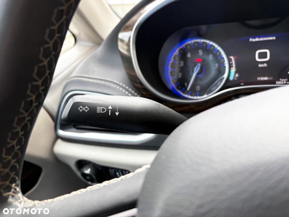 Chrysler Pacifica - 27
