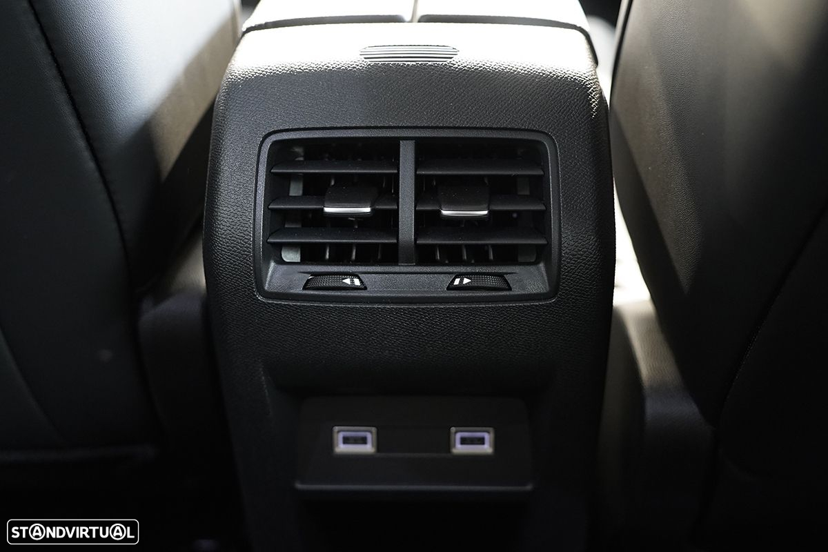 Citroën C5 X 1.6 Hybrid Plus e-EAT8 - 23
