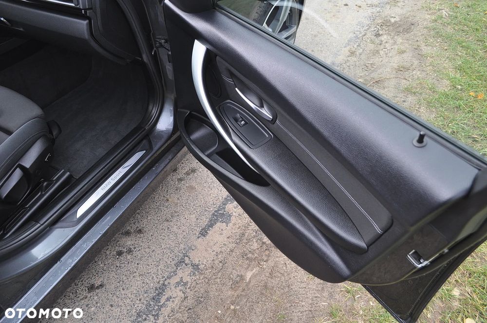 BMW Seria 3 318d Sport Line - 22