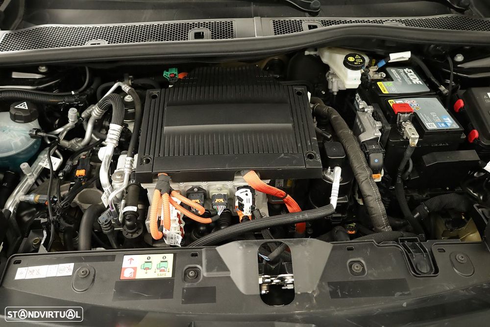 Peugeot e-2008 50 kWh GT - 27