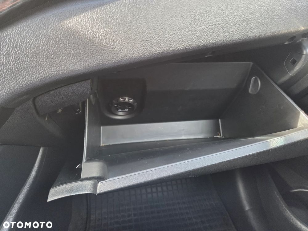 Kia Carens 1.6 GDI Business Line EU6 - 24