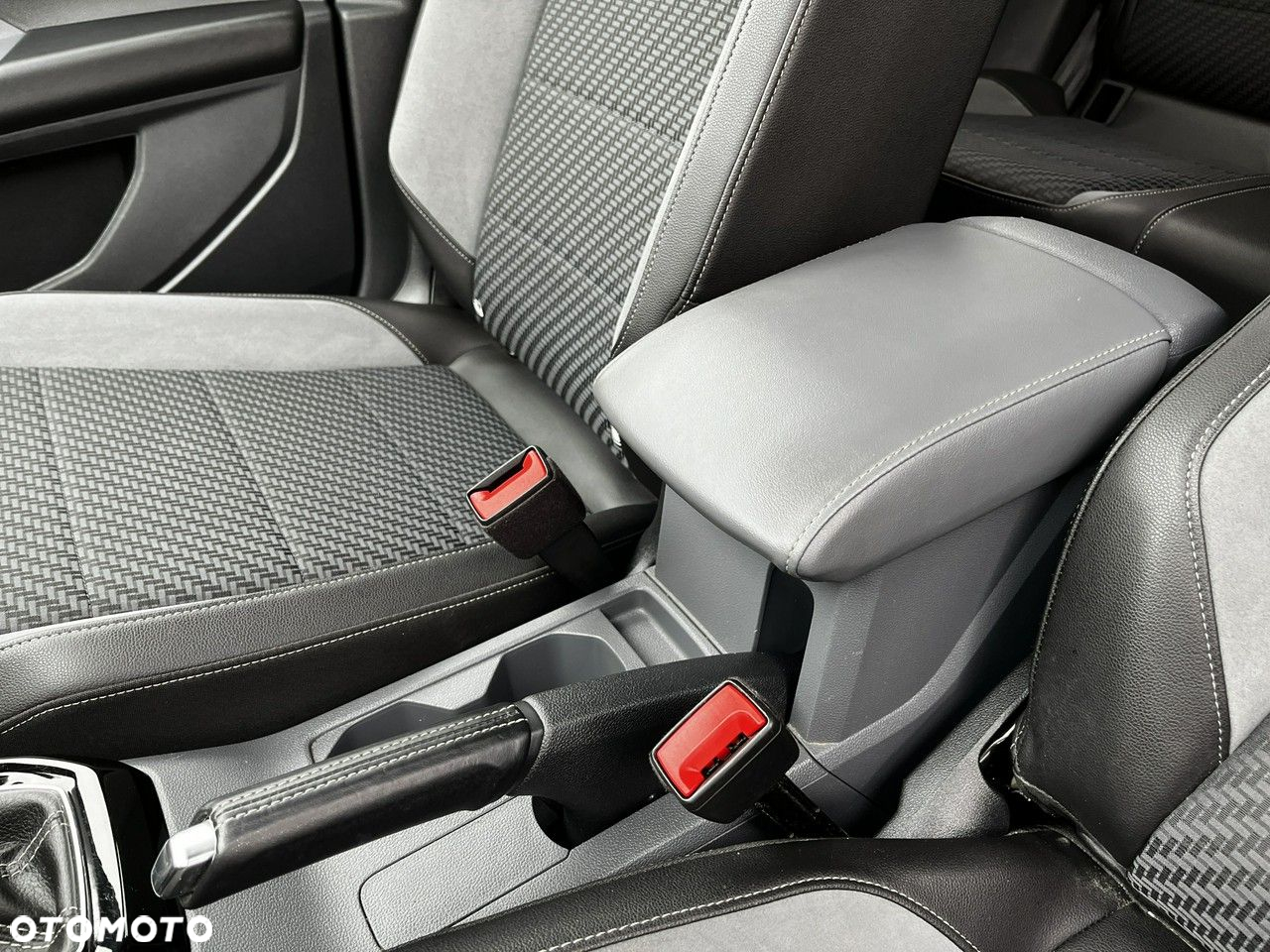 Volkswagen T-Cross 1.0 TSI R-Line DSG - 36