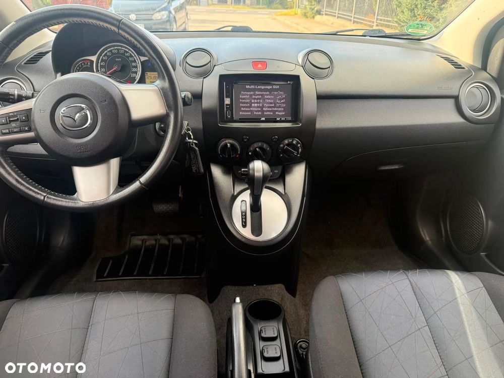 Mazda 2 - 8
