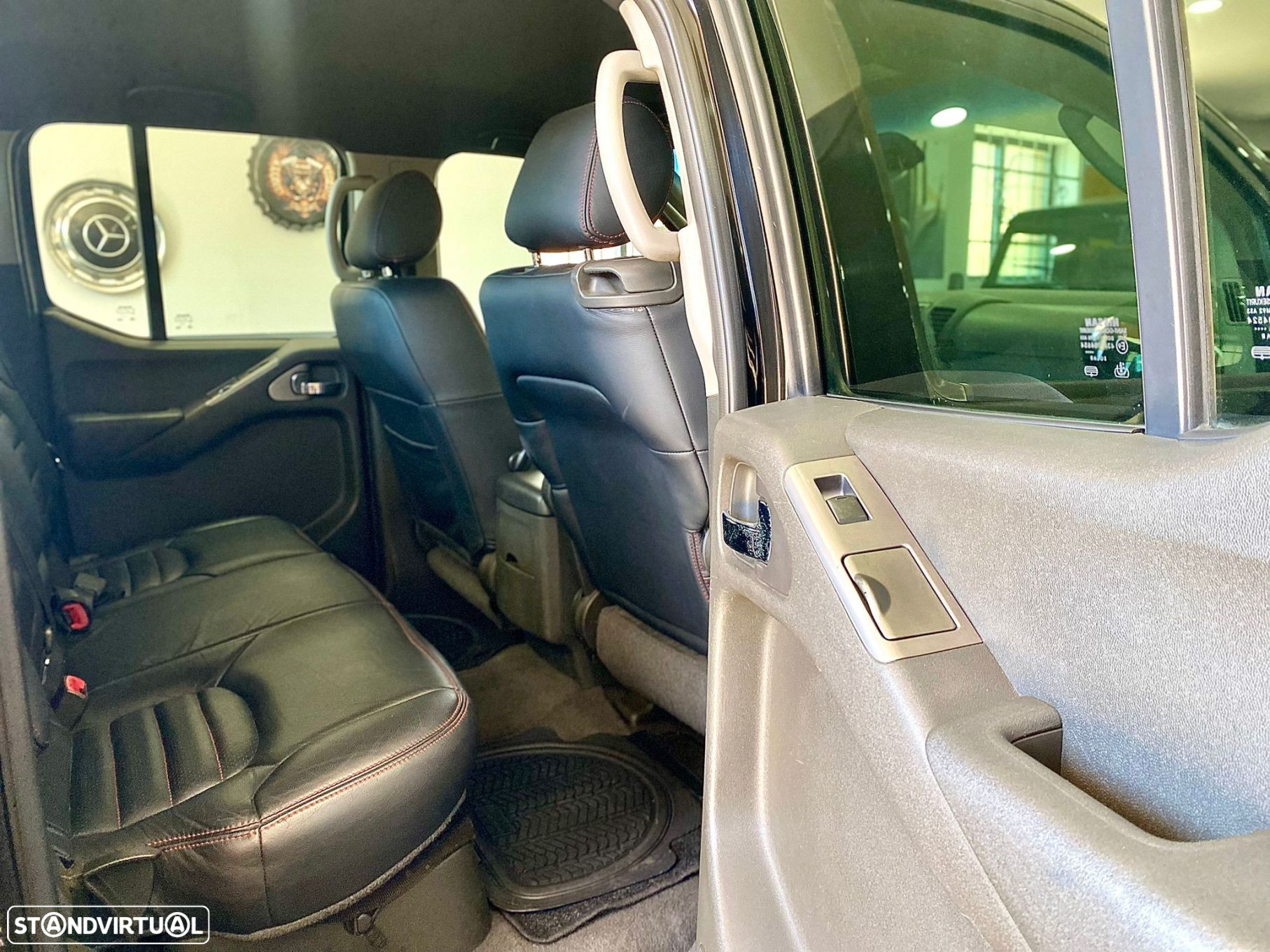Nissan Navara 2.5 dCi CD LE Premium - 32
