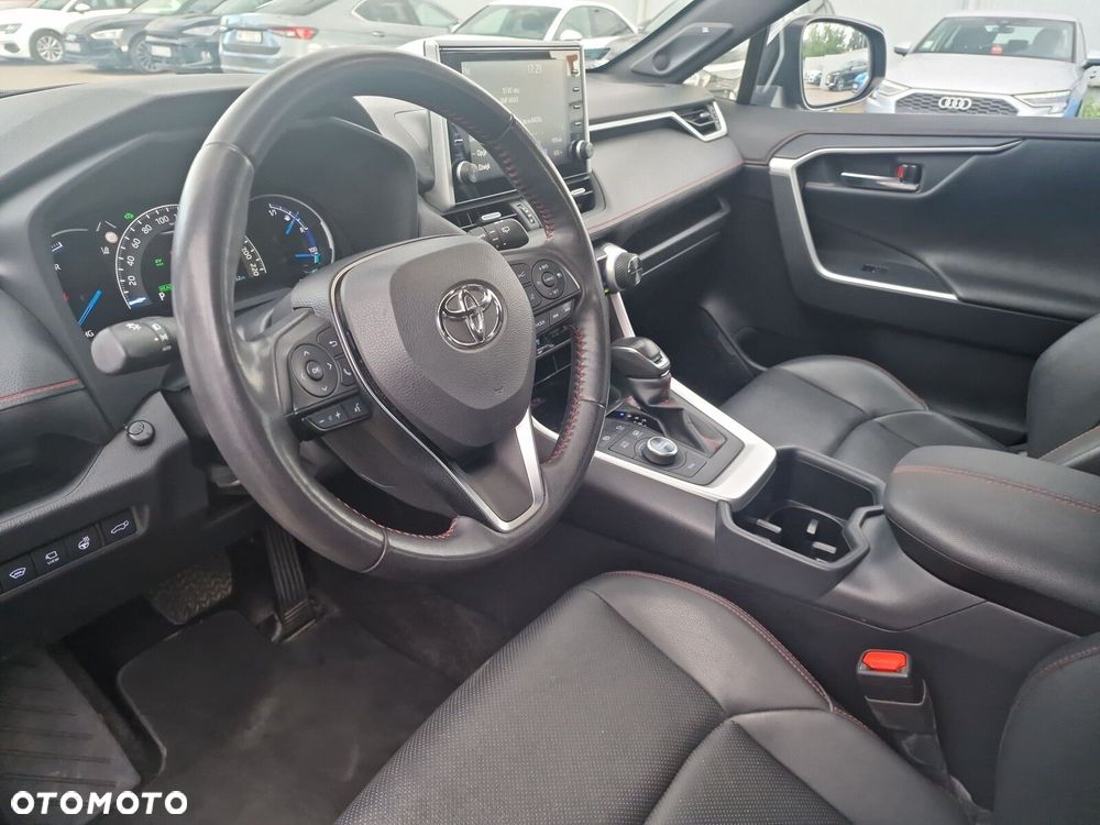 Toyota RAV4 - 10