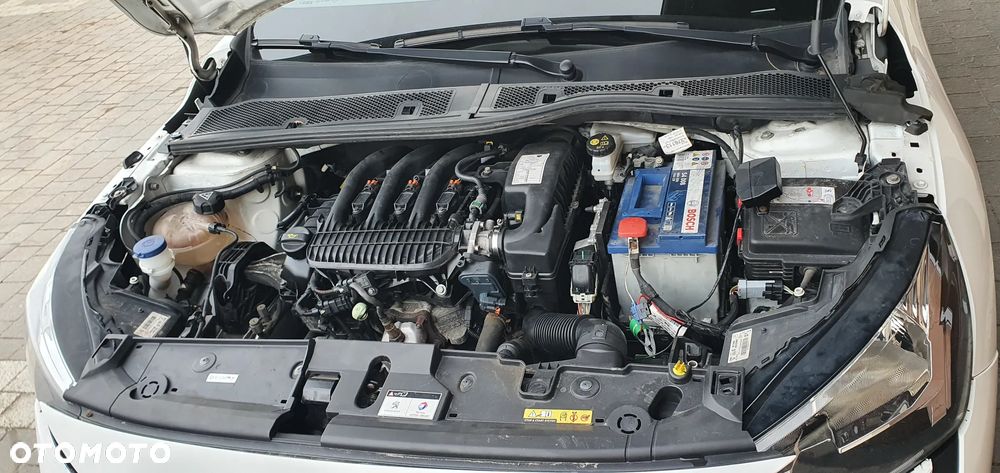 Peugeot 208 - 12