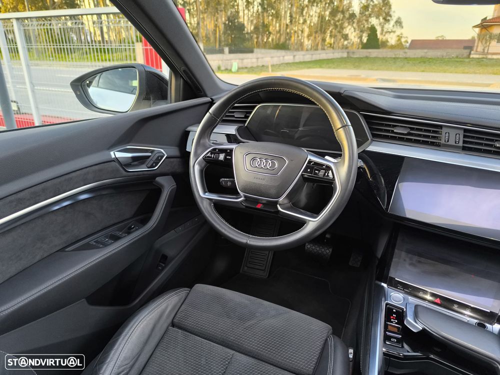 Audi e-tron 50 quattro S line - 32