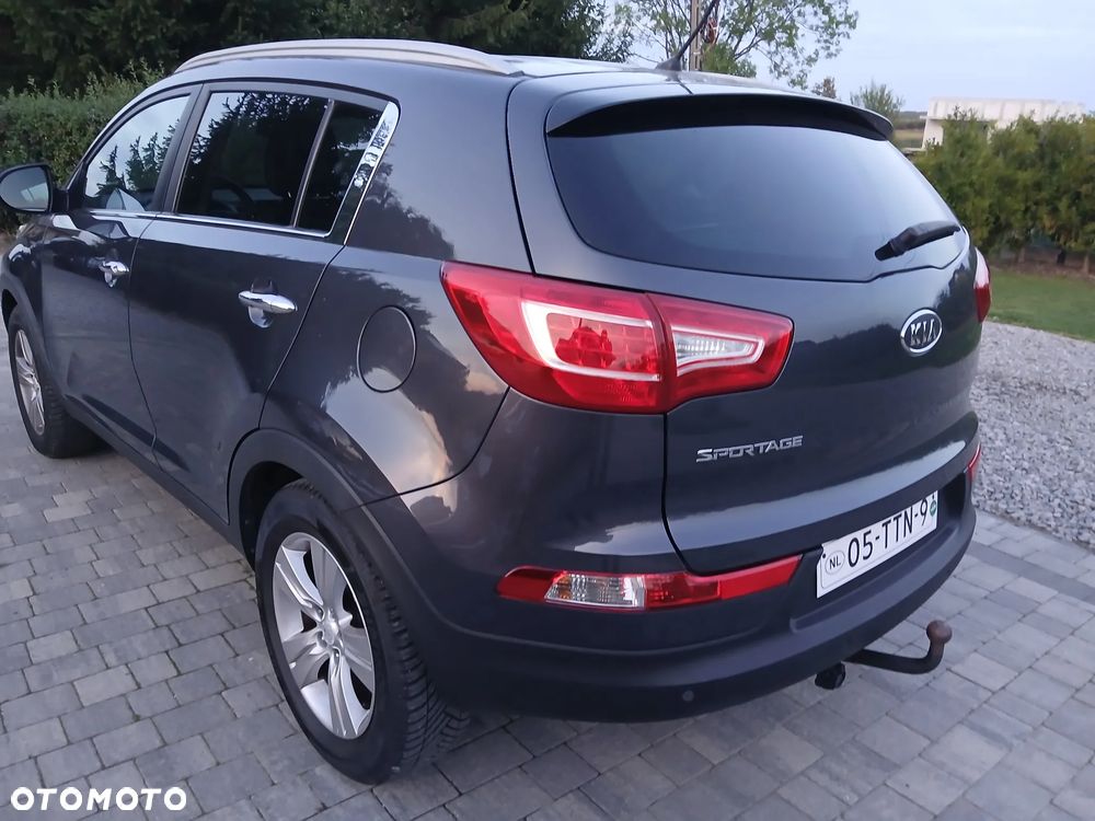 Kia Sportage 2.0 L - 24