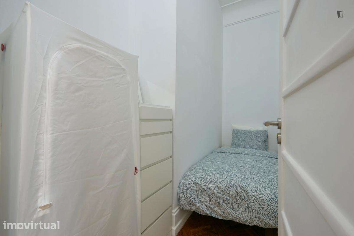 Quarto - localizado em Marquês de Pombal Lisbon - Grande imagem: 2/30