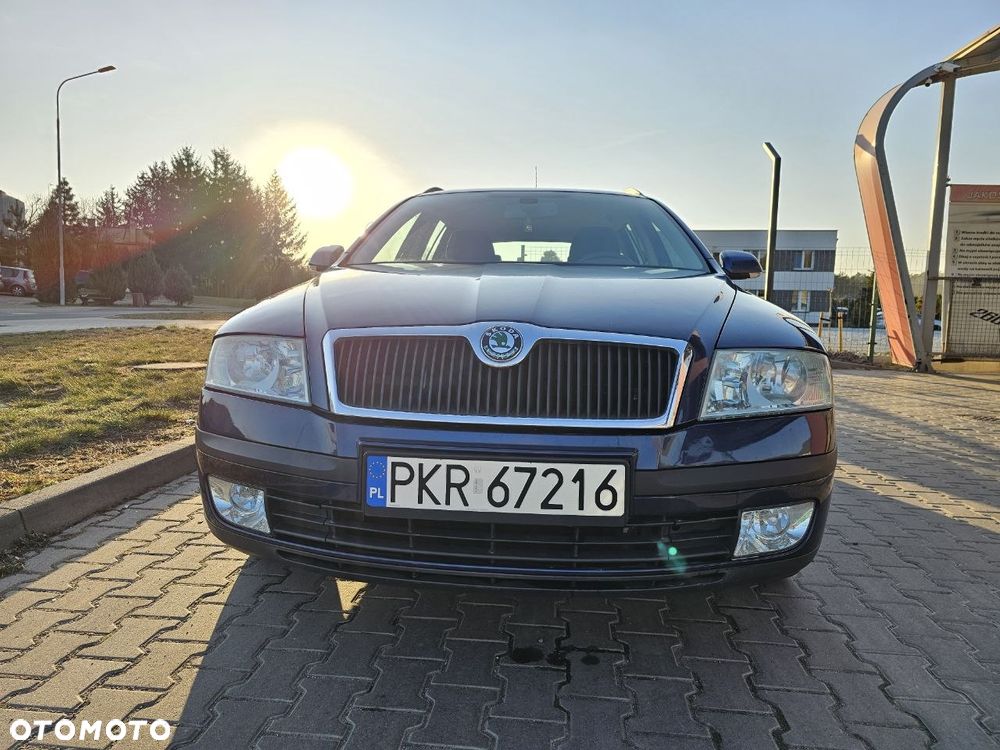 Skoda Octavia 1.6 Combi Ambiente - 1