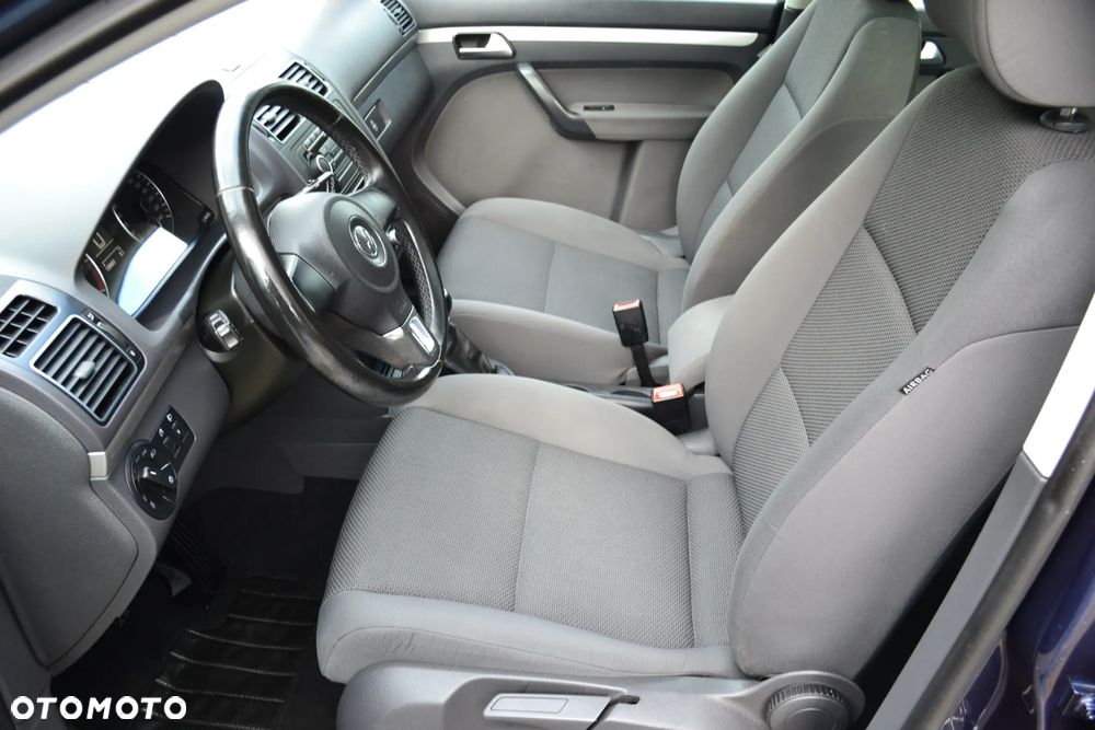 Volkswagen Touran 1.6 TDI DPF BlueMotion Technology MATCH - 17