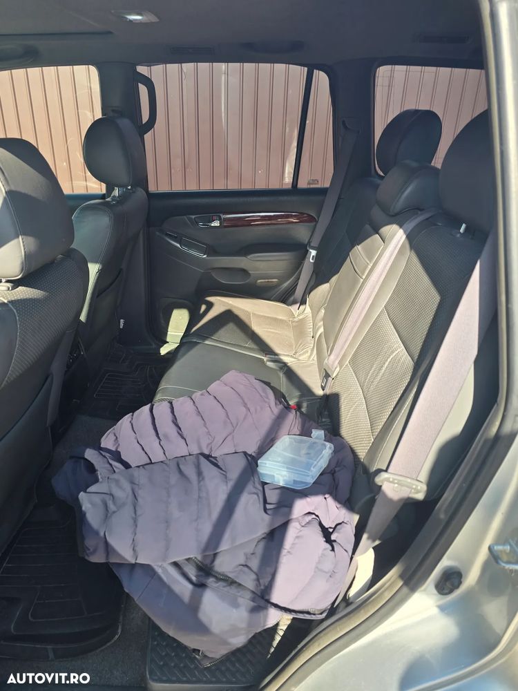 Toyota Land Cruiser - 5