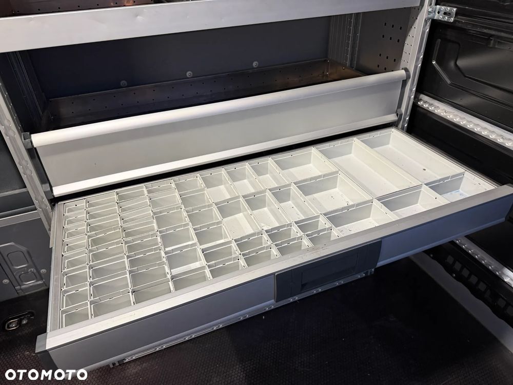 Volkswagen CRAFTER MAXI LONG XXL, MODEL L4H2, MOCNY SILNIK 2.0TDI 177KM, Euro6, Skrzynia automatyczna 8-biegów, ZABUDOWA WARSZTATOWA BOTT, Instalacja 230V, REFLEKTORY Bi-LED, KAMERA, NAWIGACJA, FOTEL z REG.+ 2x PODŁOKIETNIKI, Android Auto, Apple CarPlay, 3 OSOBOWY VAN HOMOLOGACJA VAT-1 Fabrycznie WZMOCNIONY! - 29