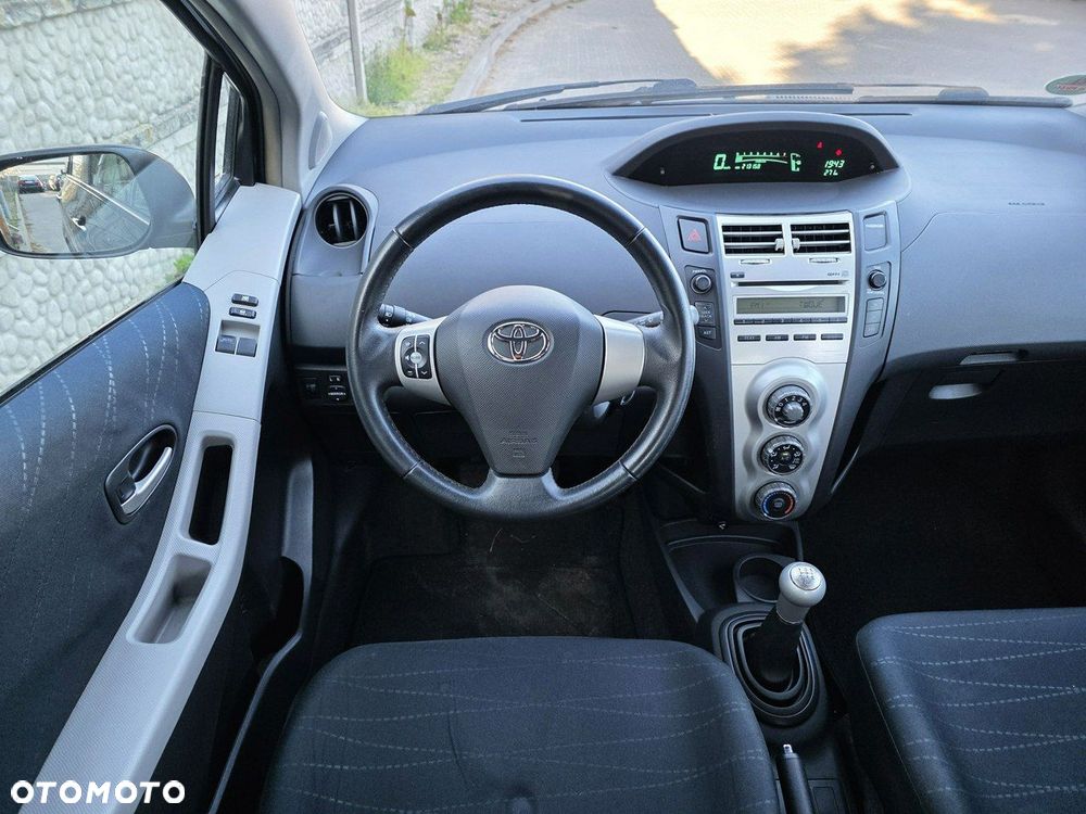 Toyota Yaris 1.3 VVT-i Sol - 15