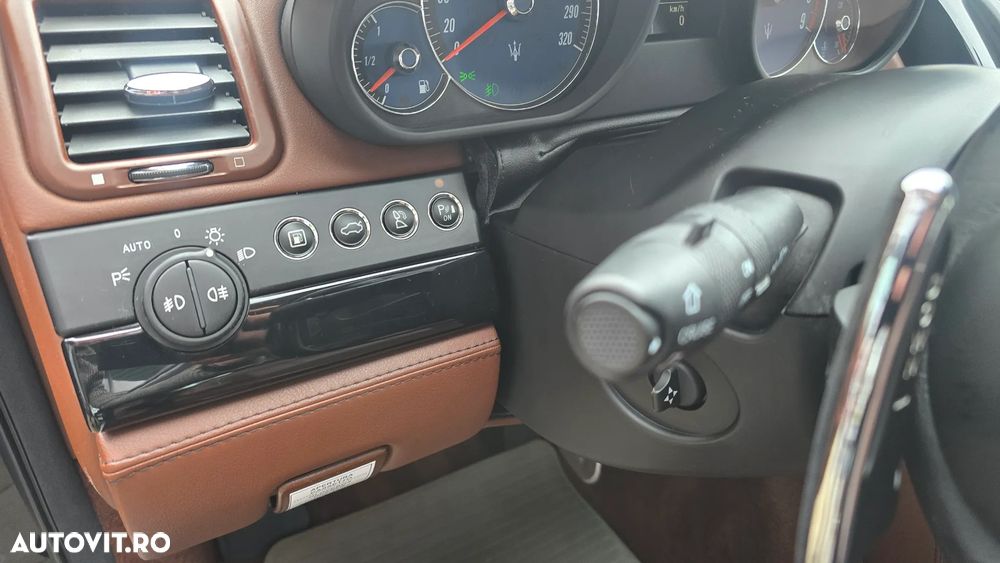 Maserati Quattroporte Sport GT Aut - 10