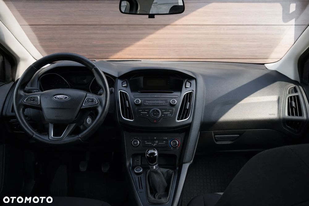 Ford Focus 1.6 Trend - 9