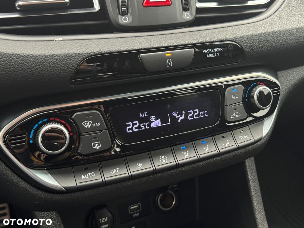 Hyundai i30 1.5 T-GDI 48V Executive - 18