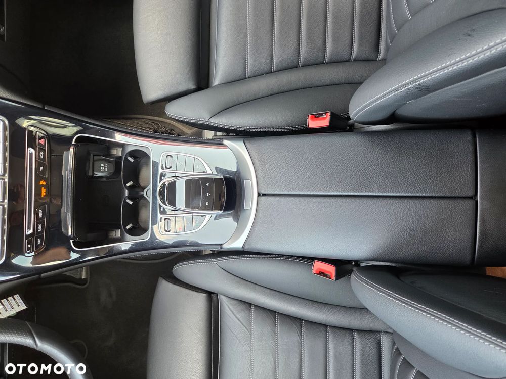 Mercedes-Benz GLC 250 4Matic 9G-TRONIC - 23