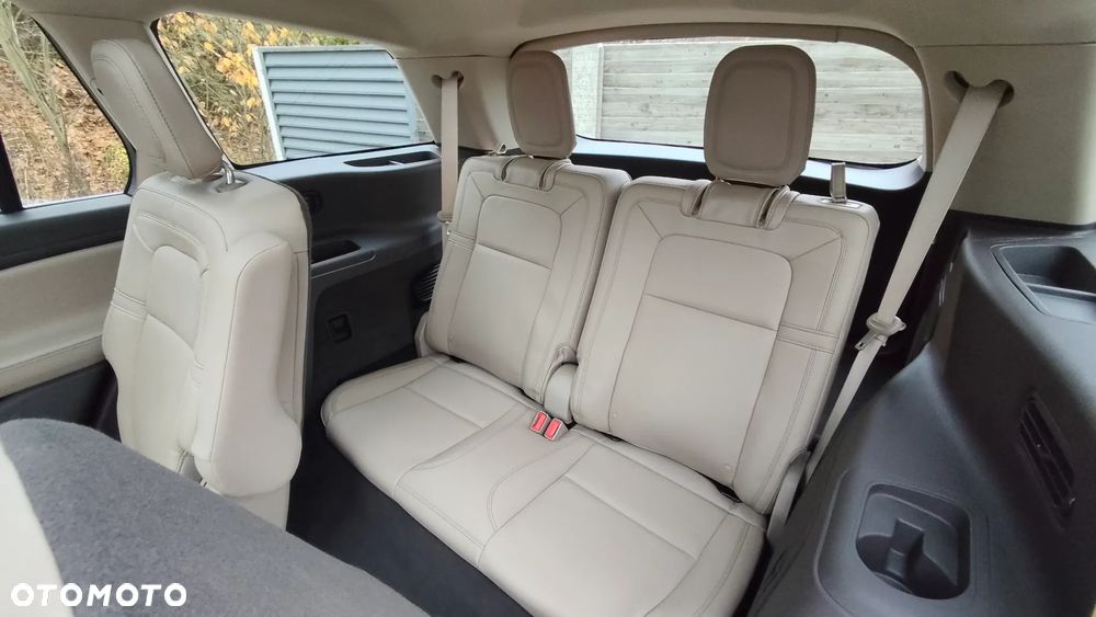 Lincoln Aviator - 16