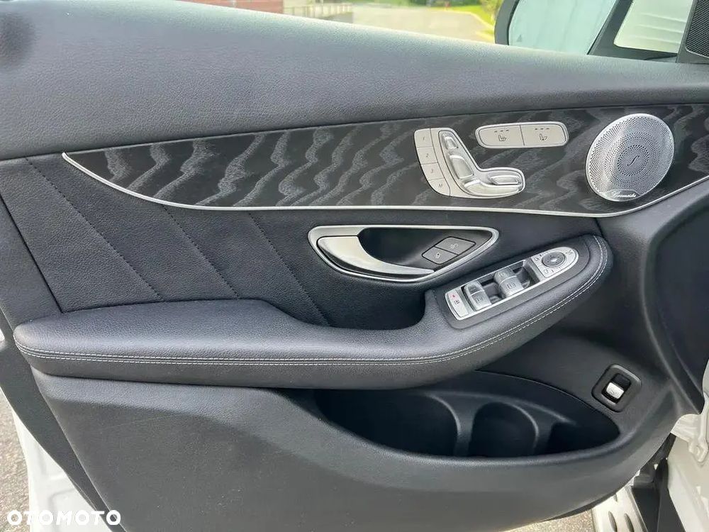 Mercedes-Benz GLC 300 4Matic 9G-TRONIC Edition Avantgarde - 10