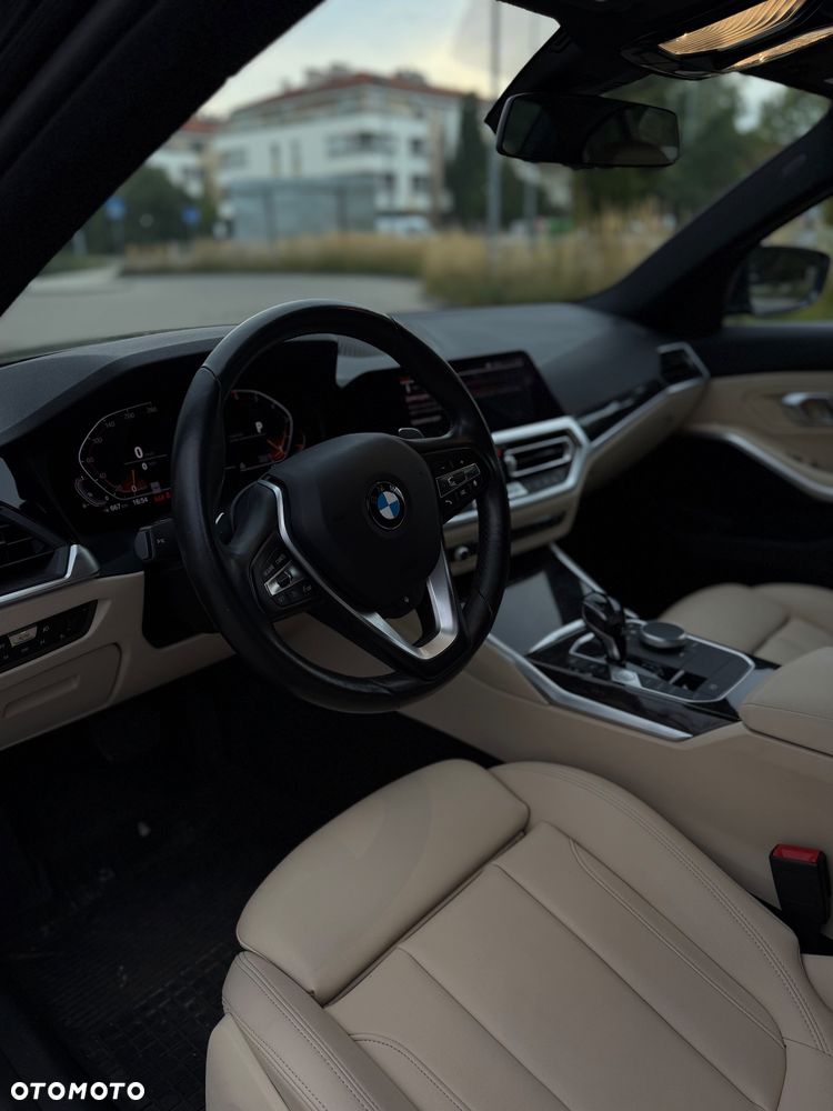 BMW Seria 3 330i xDrive Luxury Line - 13