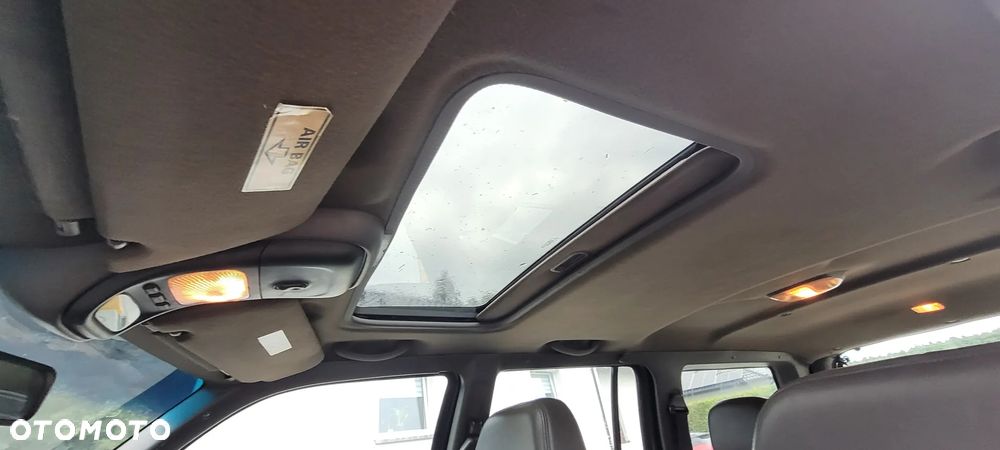 Ford Explorer - 16