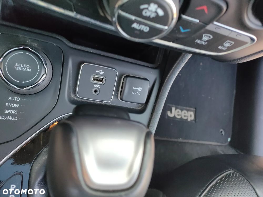 Jeep Cherokee 3.2 V6 Active Drive I Limited - 23