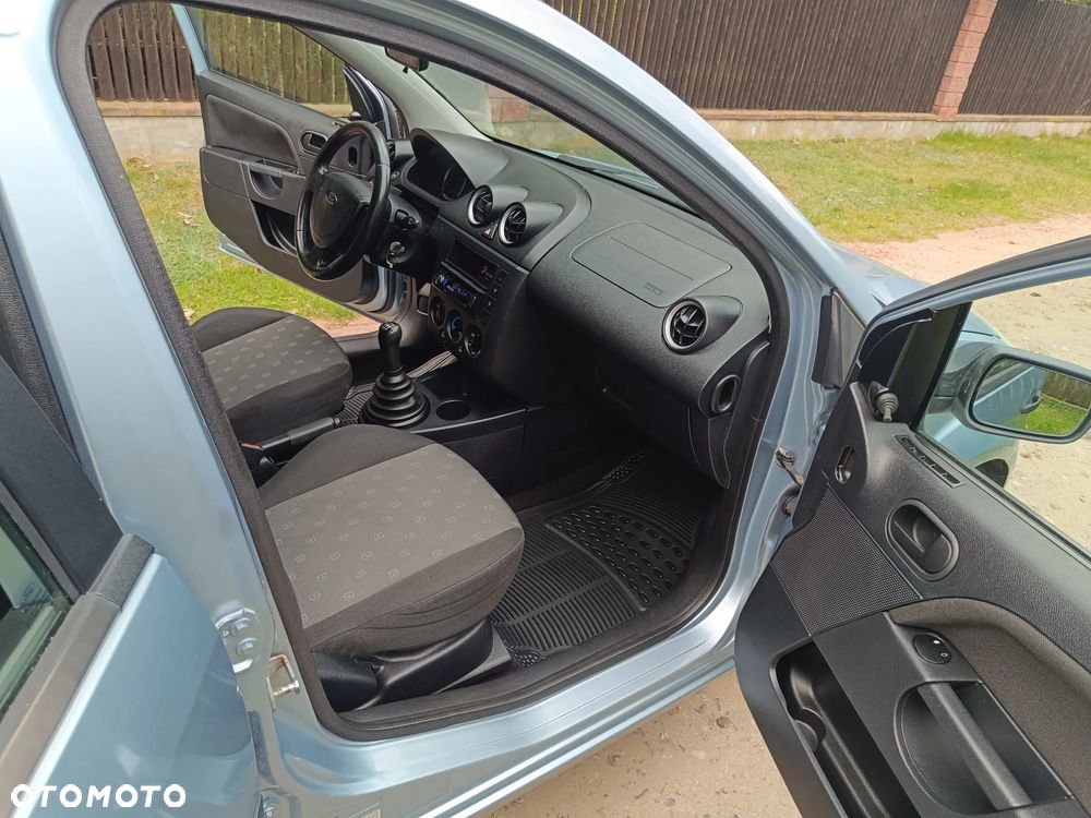 Ford Fiesta 1.3 Blues - 11