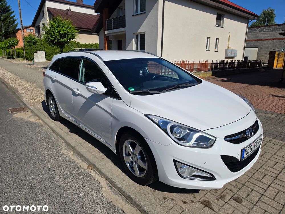Hyundai i40 Kombi blue 1.6 Family+ - 2