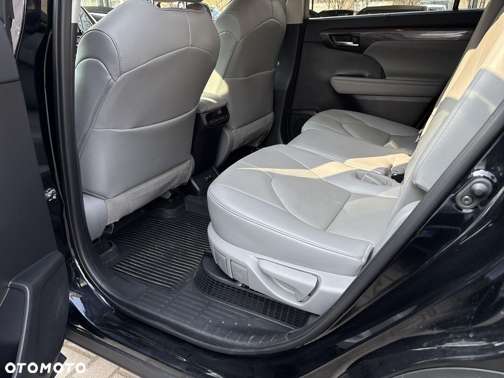 Toyota Highlander - 13