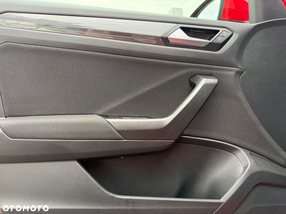 Volkswagen T-Roc - 11