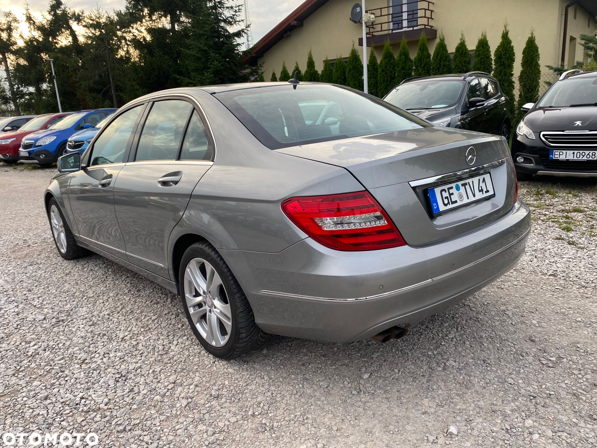 Mercedes-Benz Klasa C 180 (BlueEFFICIENCY) Avantgarde - 33