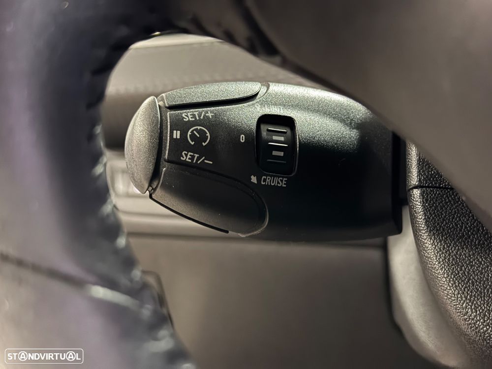 Peugeot 2008 1.2 PureTech Style - 11