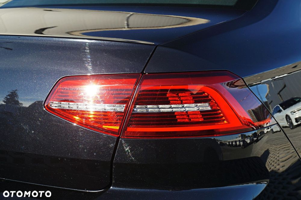 Volkswagen Passat - 10