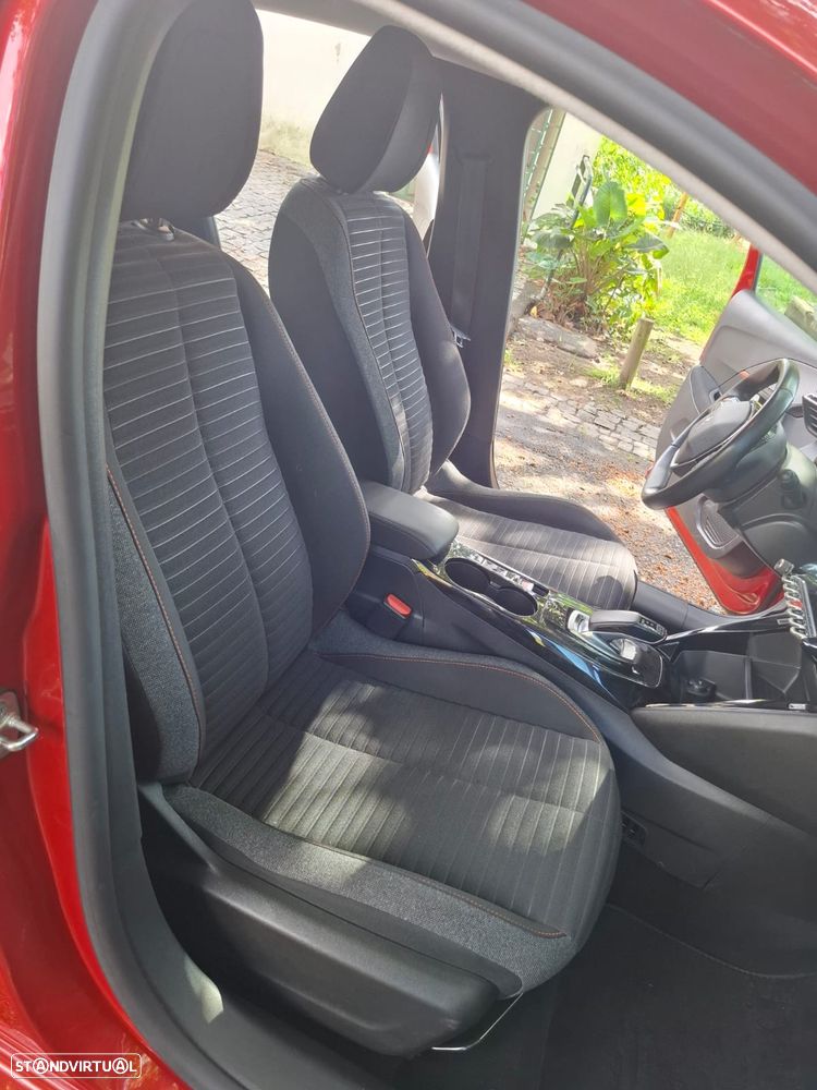 Peugeot e-208 - 9