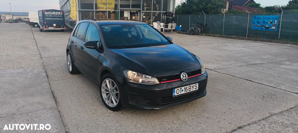 Volkswagen Golf 1.2 TSI BlueMotion Technology Comfortline - 2