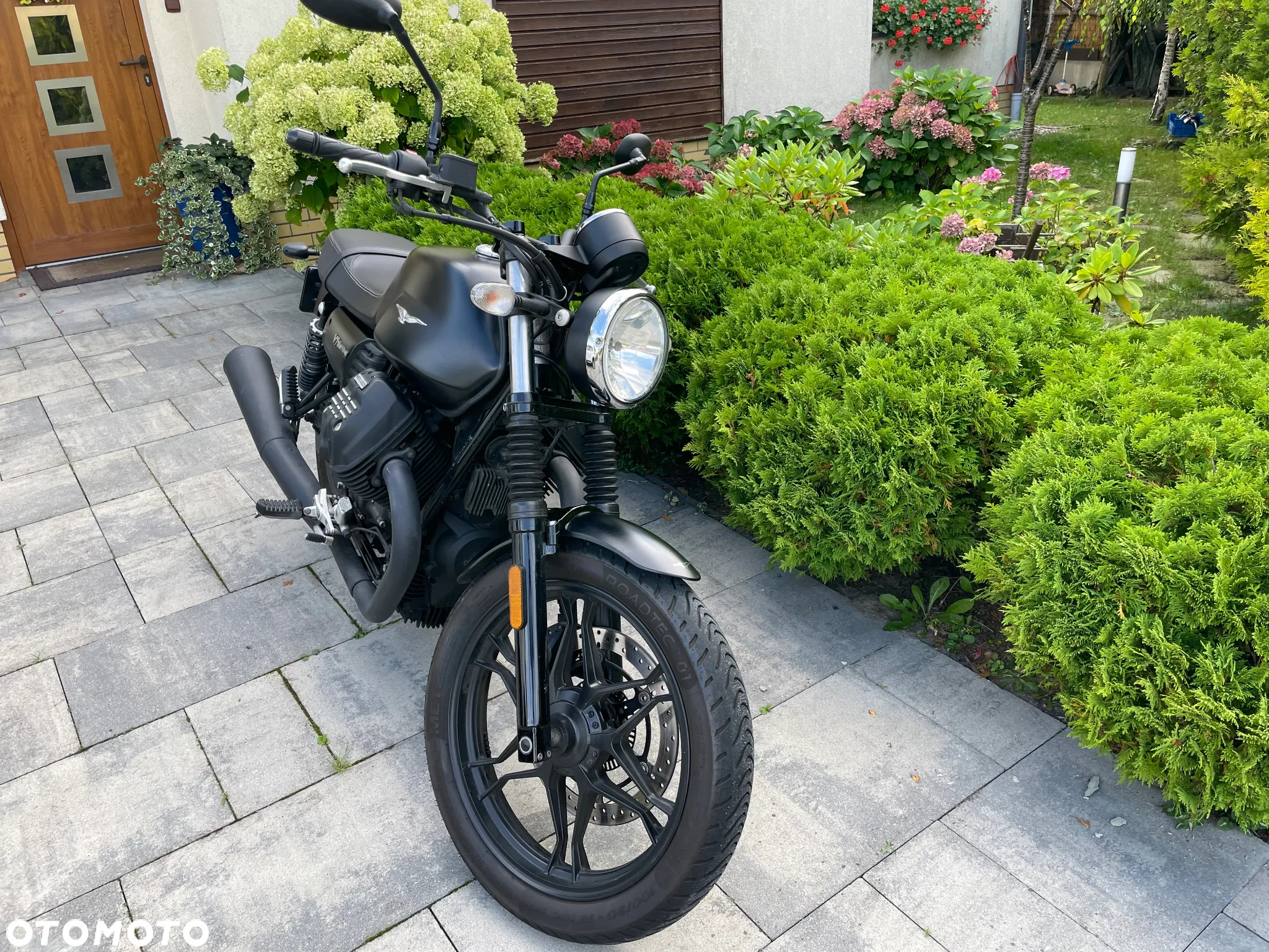 Moto Guzzi V7 - 6