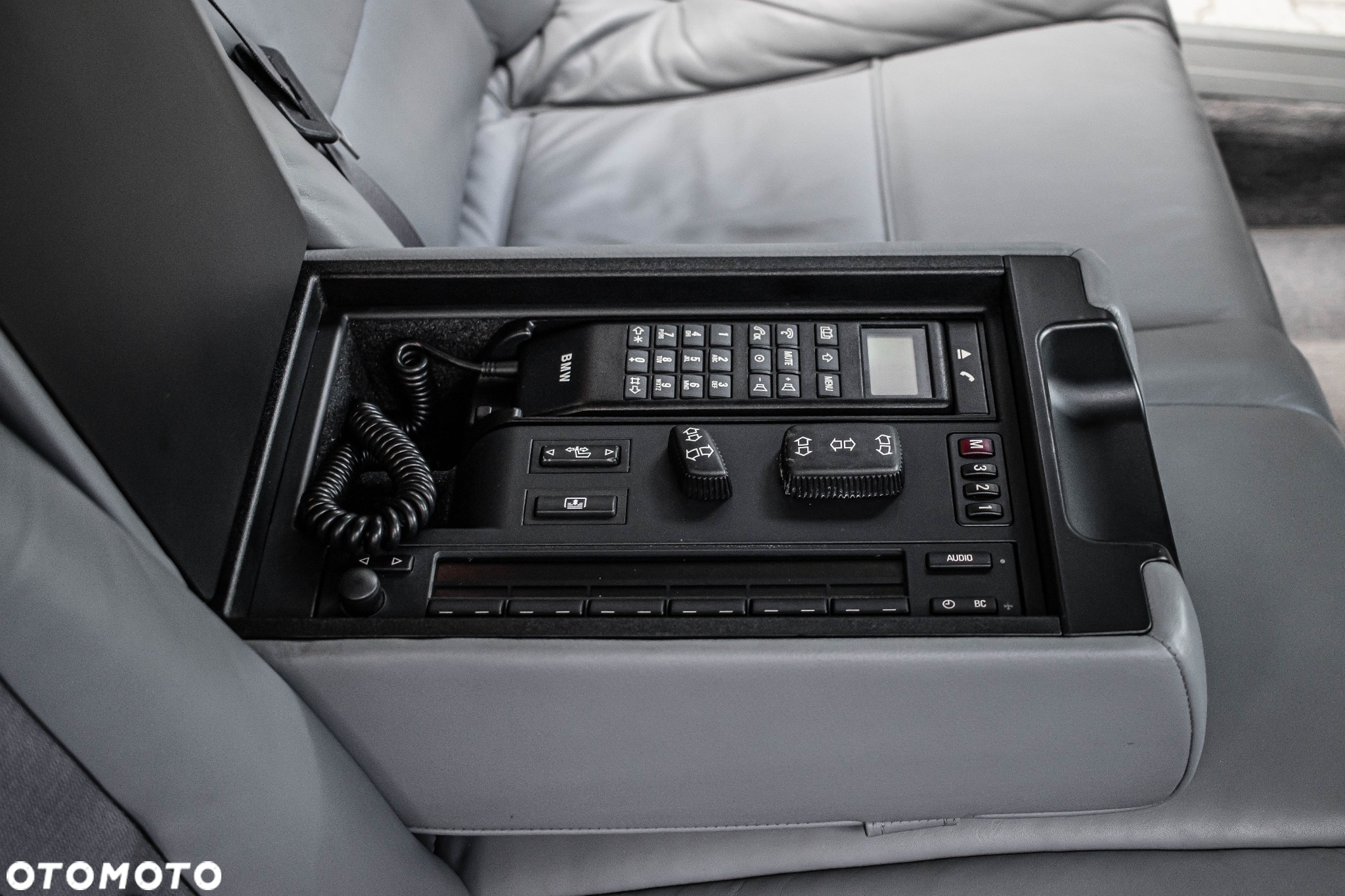 BMW Seria 7 750iL - 34