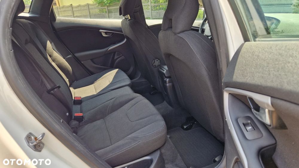 Volvo V40 D2 You - 11