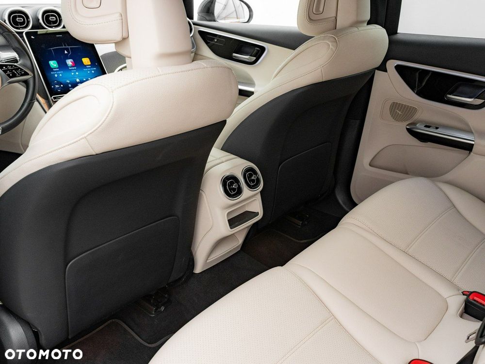 Mercedes-Benz GLC - 21