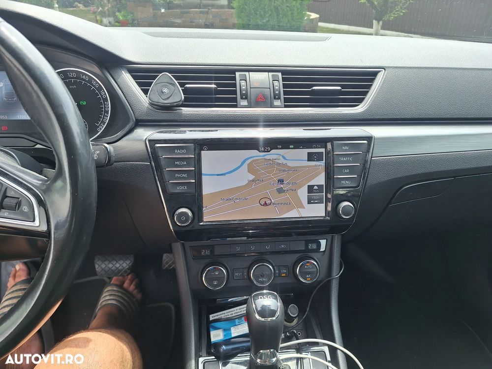 Skoda Superb 2.0 TDI DSG Ambition - 10