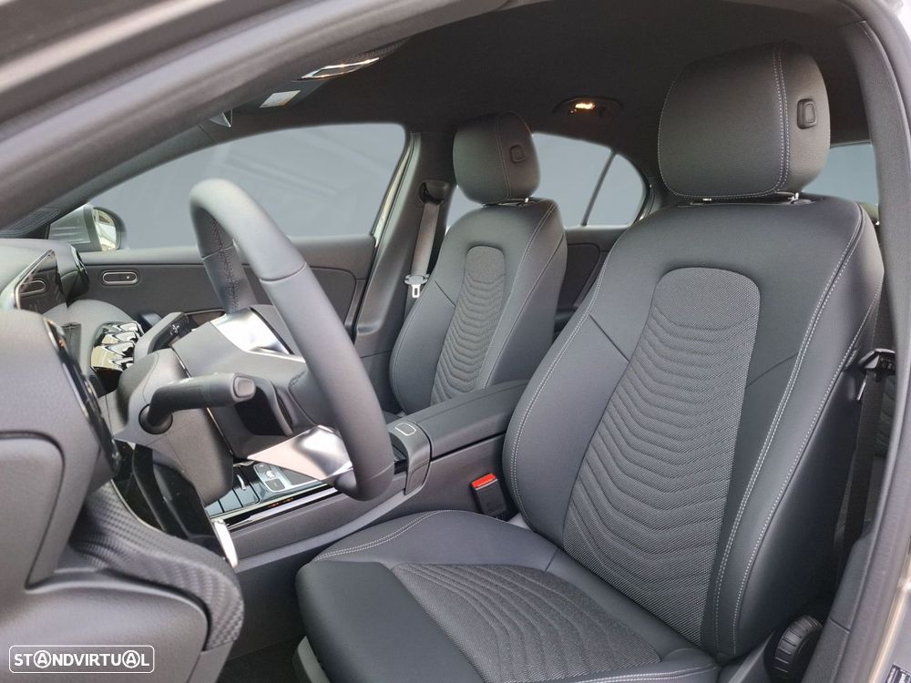 Mercedes-Benz A 250 e — fotografia 11