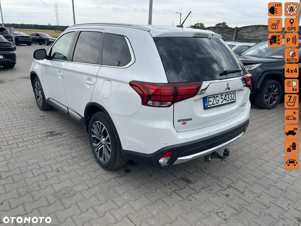 Mitsubishi Outlander - 1