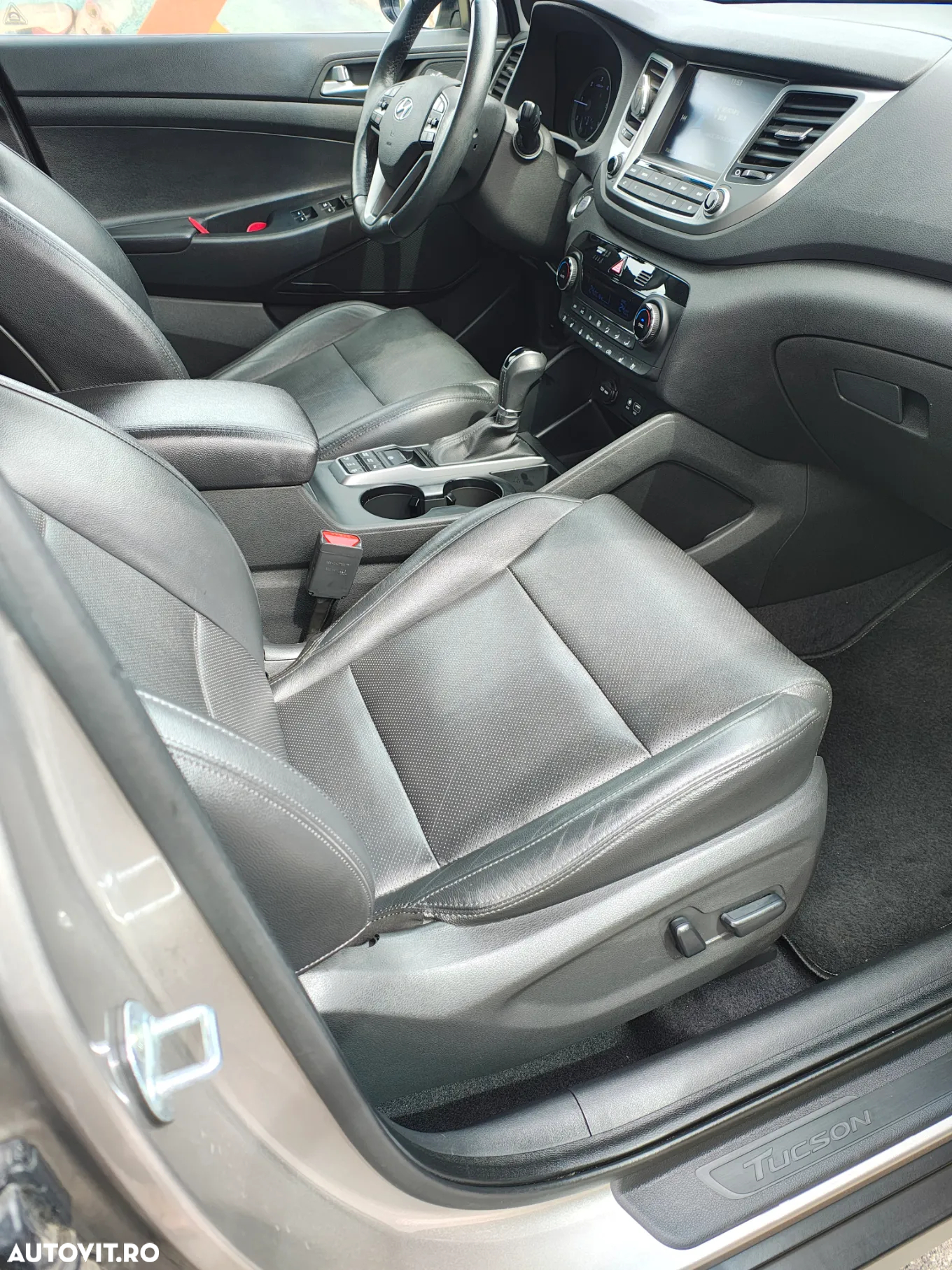 Hyundai Tucson 2.0 CRDI 4WD 6AT Premium+ - 6
