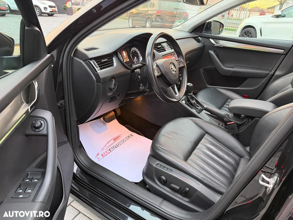 Skoda Octavia Combi Diesel 1.6 TDI DSG Style - 8