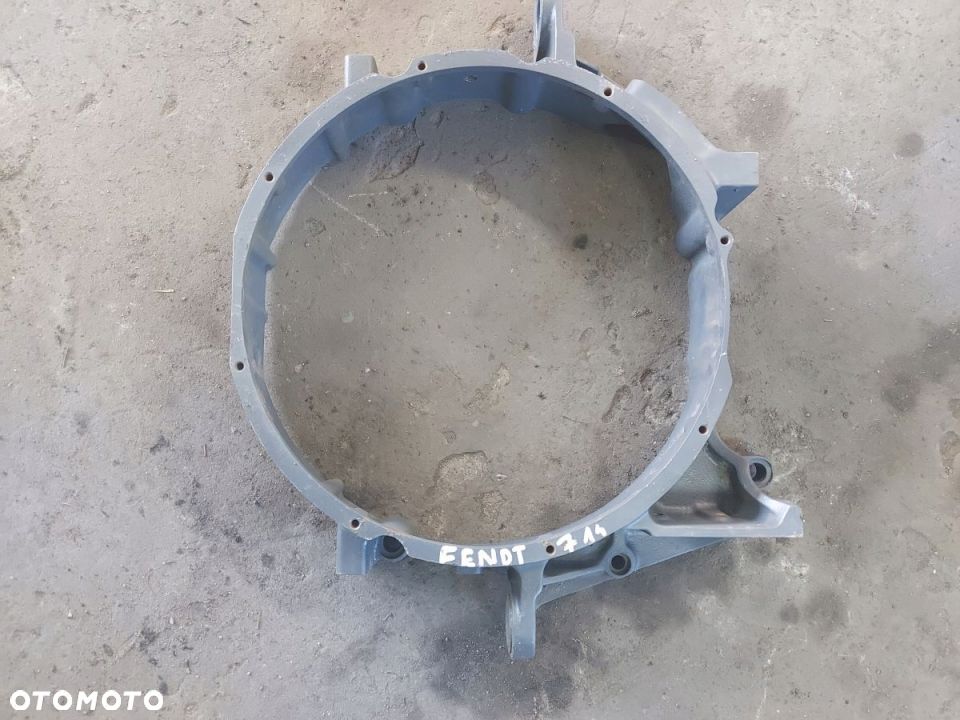 OBUDOWA ŁĄCZĄCA SILNIKA FENDT FAVORIT 714 2000R - 2