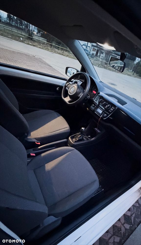 Volkswagen up! move - 10