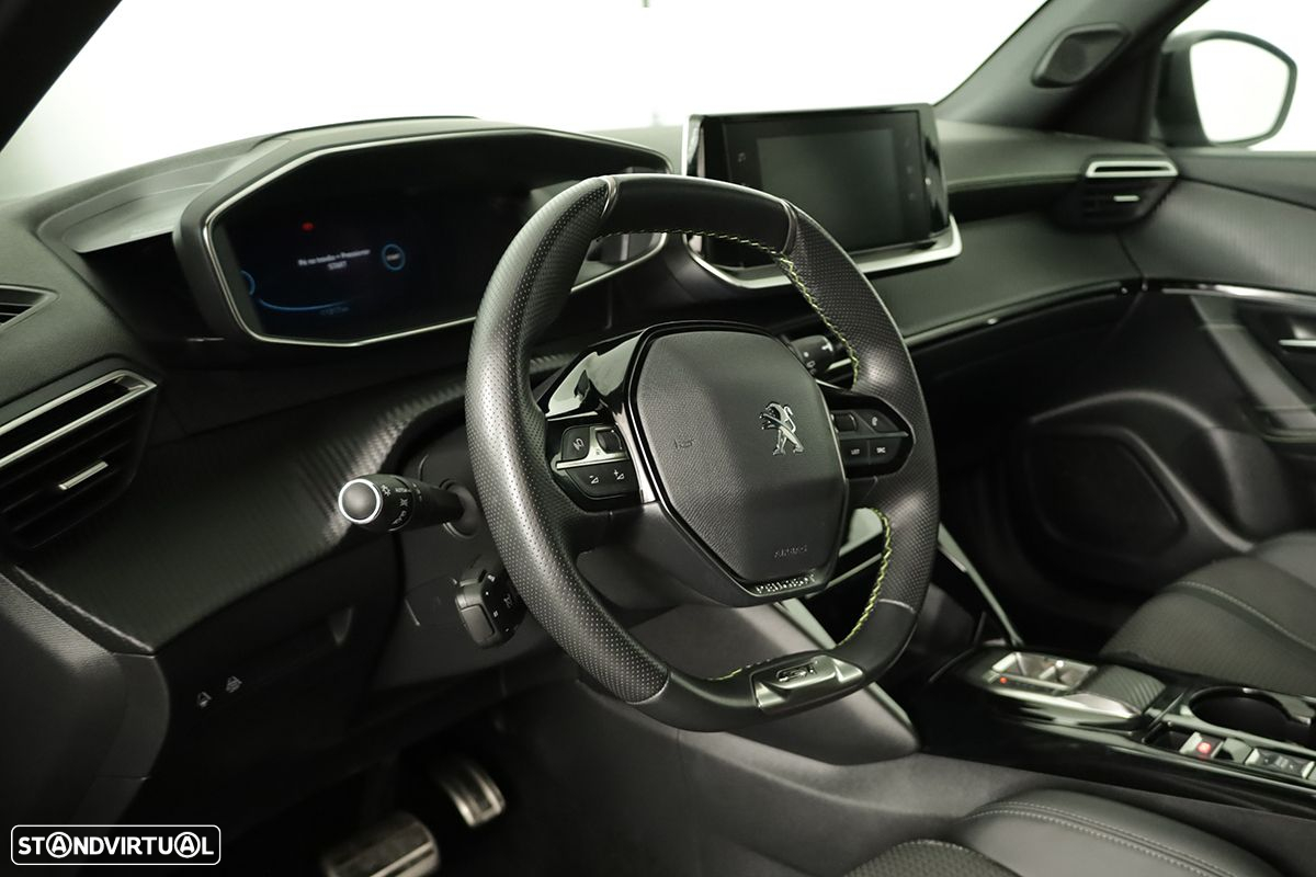 Peugeot e-2008 50 kWh GT - 8
