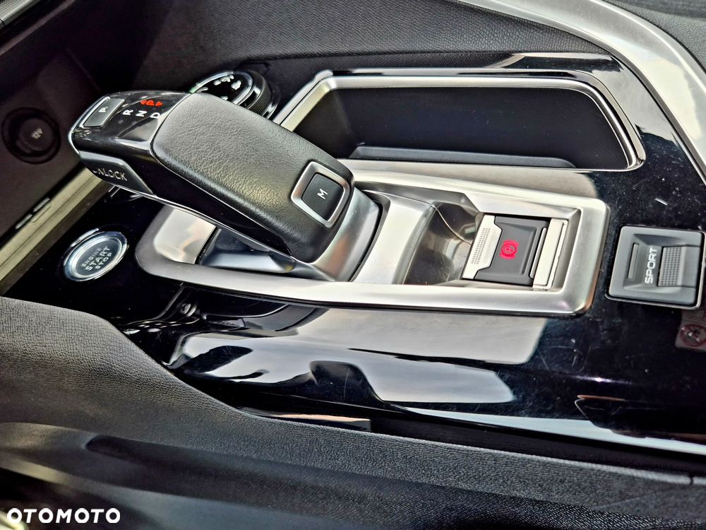 Peugeot 3008 1.6 PureTech GPF GT Line S&S EAT8 - 35